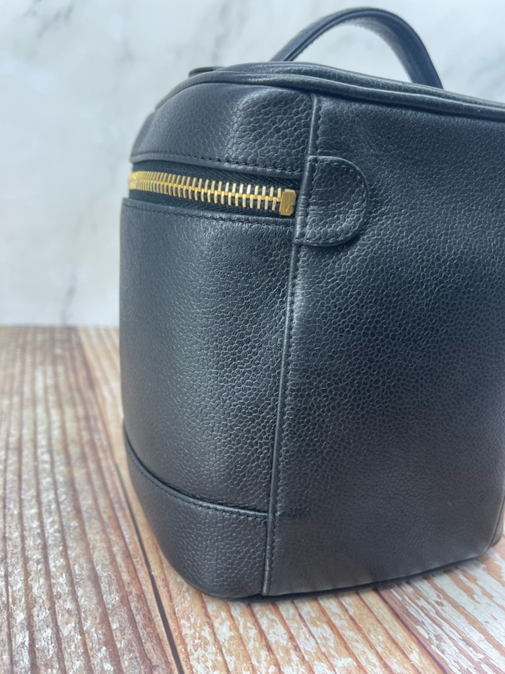 AUTHENTIC Chanel Vintage Black Caviar CC Tall Timeless Vanity Case - Picture 6 of 17
